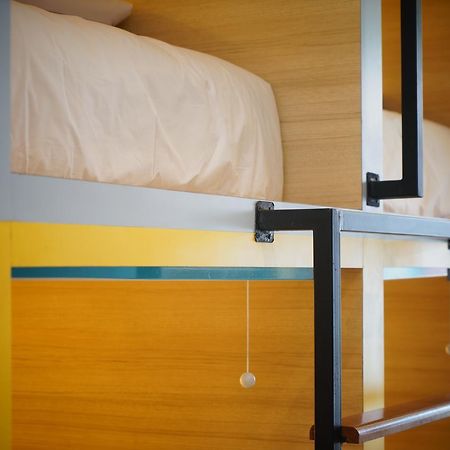 Borough Capsule Hostel Bali Legian Kültér fotó