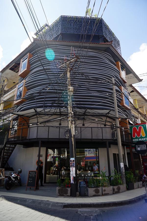Borough Capsule Hostel Bali Legian Kültér fotó