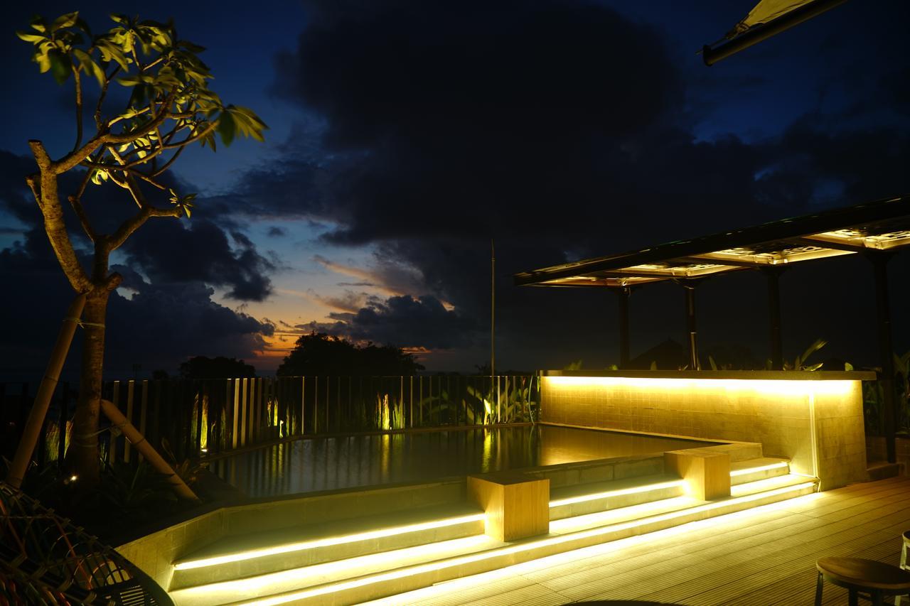 Borough Capsule Hostel Bali Legian Kültér fotó