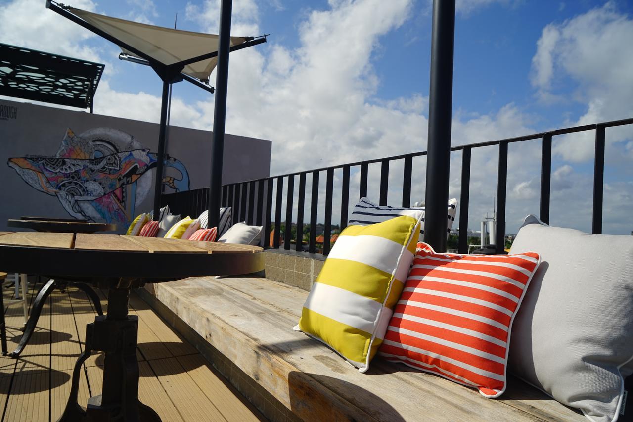 Borough Capsule Hostel Bali Legian Kültér fotó